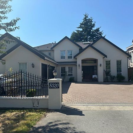 Vancouver Luxury Homestay Richmond Exteriör bild